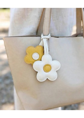CC083-3-03 Daisy